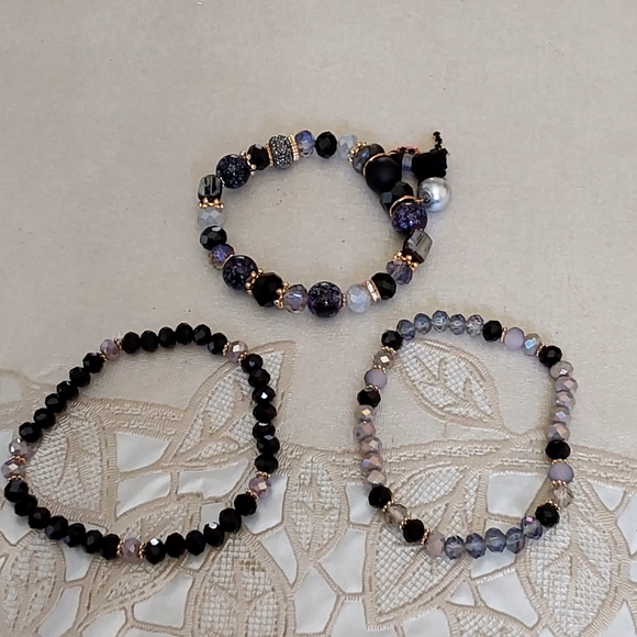 3 pieces  Jewelry/Bracelets - Picture 1 of 3